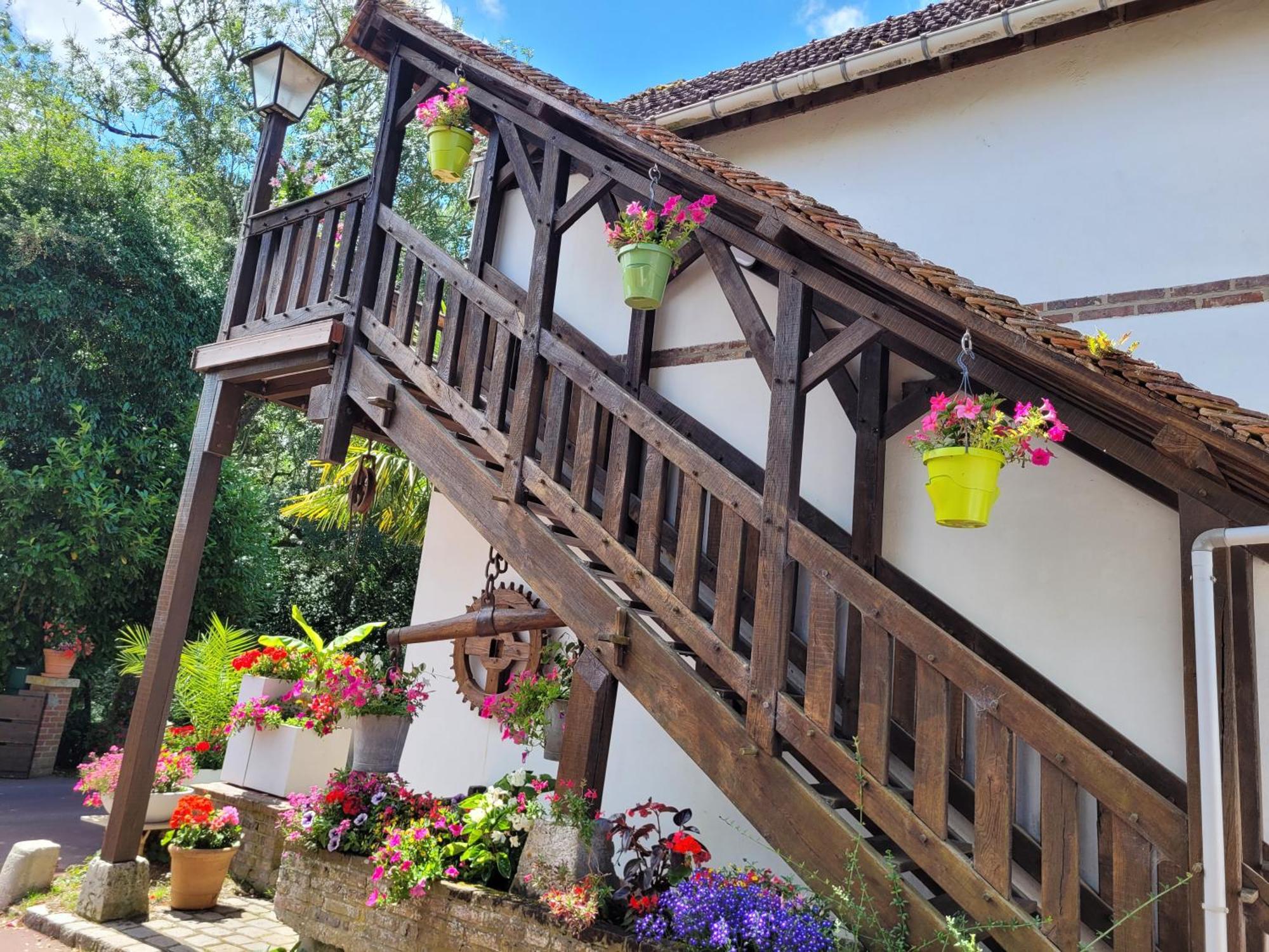Gite Le Balcon Flaubert Forges-les-Eaux Exterior photo